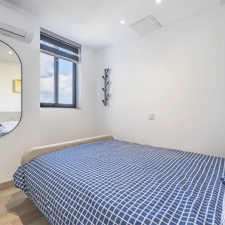 Deluxe Seaview Апартаменты *